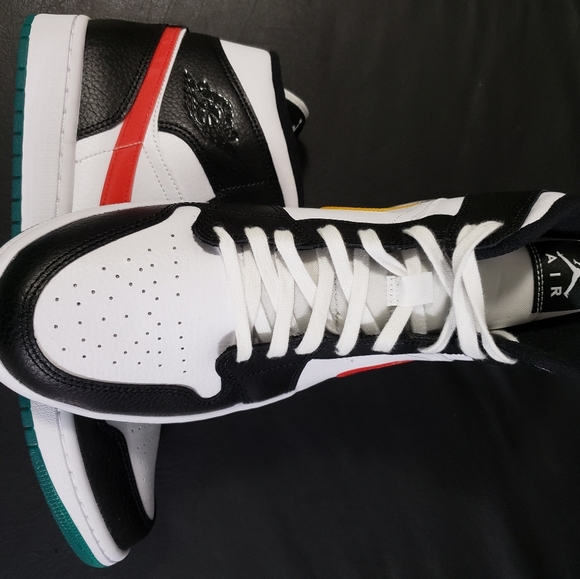 Shoes - Picture 5 of 7